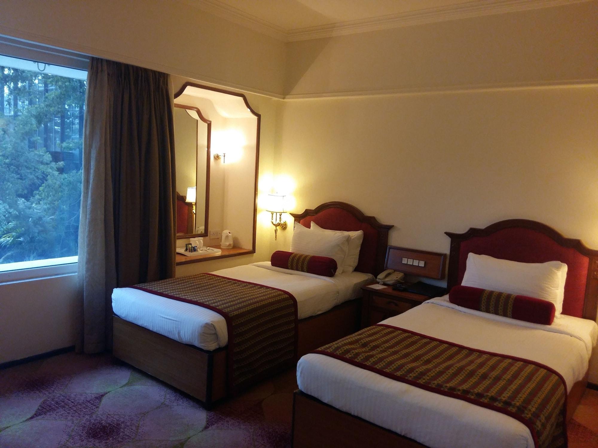 Pride Hotel Pune Exterior foto