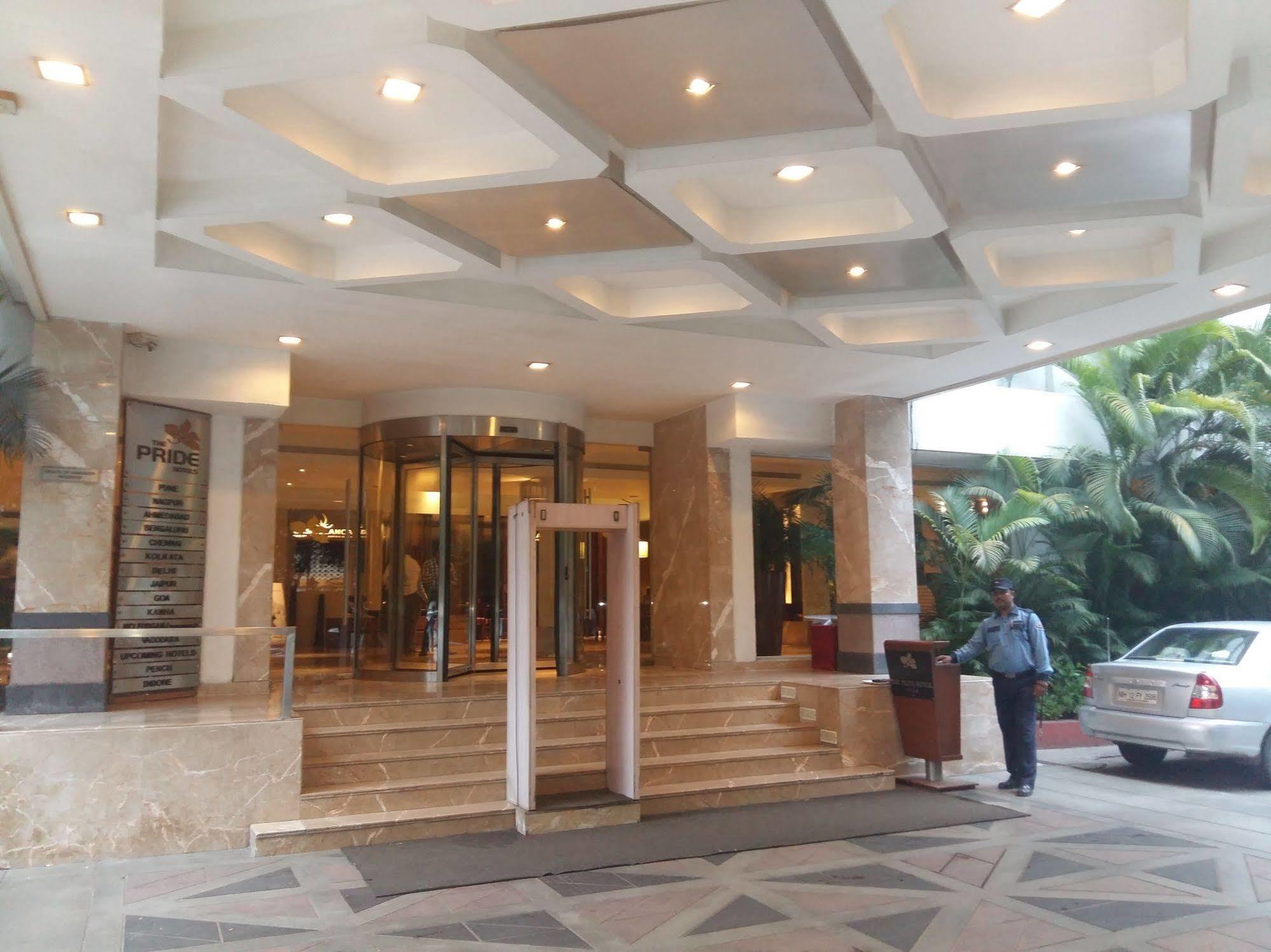 Pride Hotel Pune Exterior foto